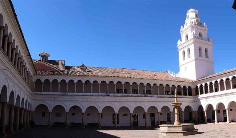 docente-de-la-universidad-san-francisco-xavier-es-denunciado-por-amedrentar-y-embarazar-a-una-estudiante-28-01-2025