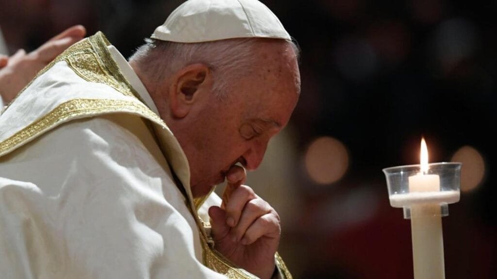 El papa Francisco falleció a causa de un ictus cerebral